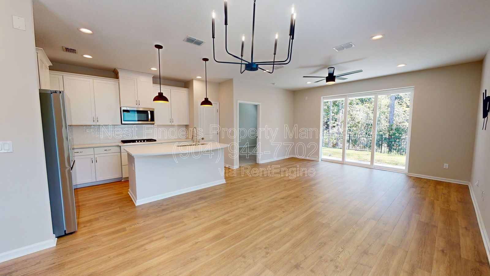 Stunning 3 bedroom, 2 bathroom townhome for rent in Beacon Lake property image