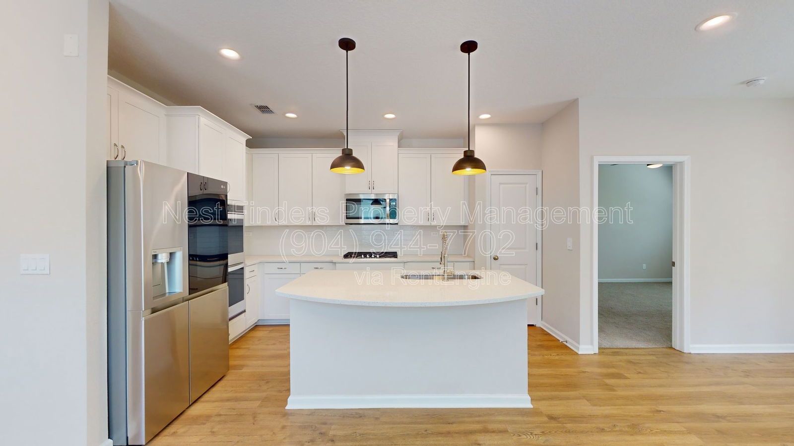 Stunning 3 bedroom, 2 bathroom townhome for rent in Beacon Lake property image