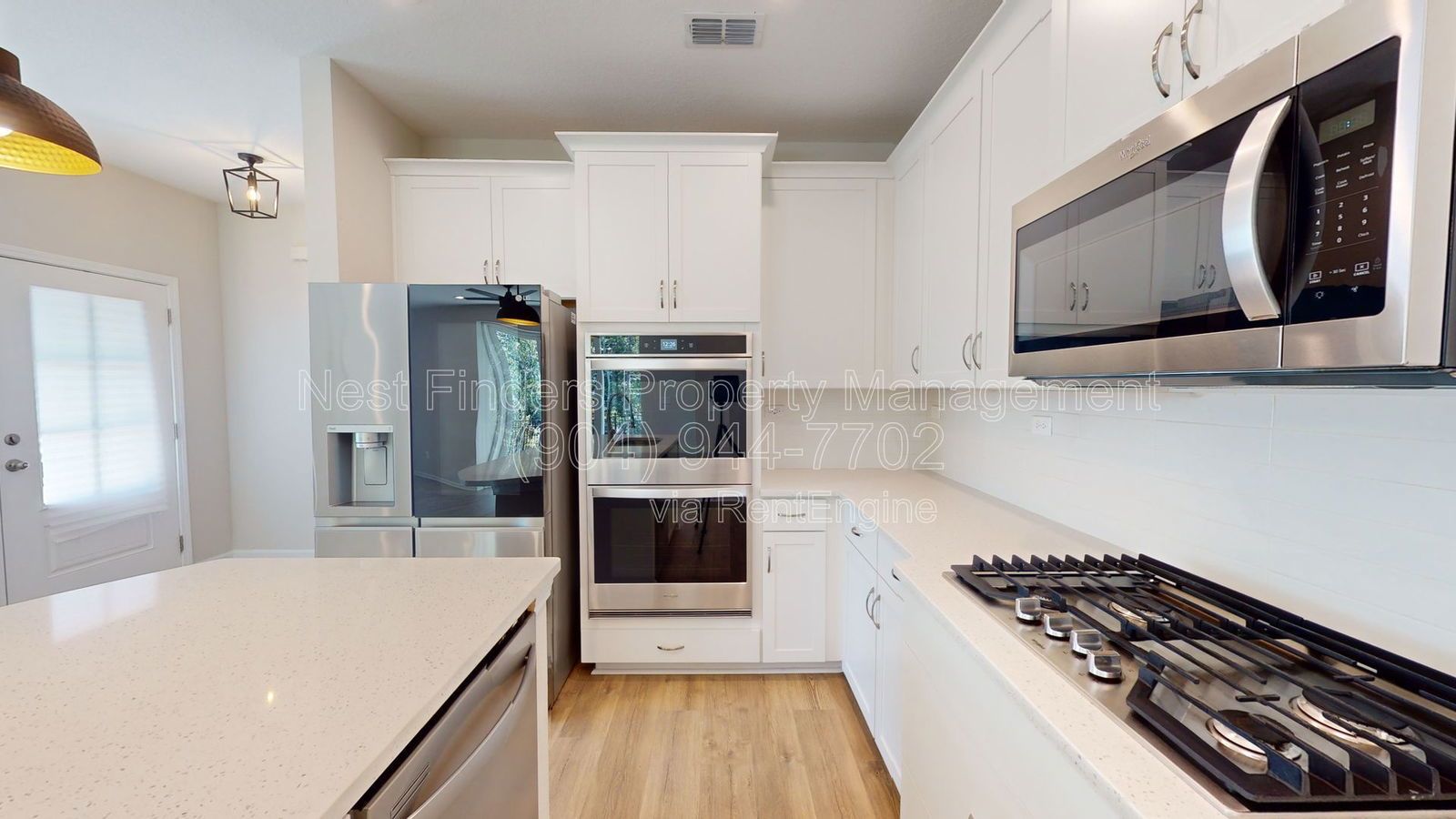 Stunning 3 bedroom, 2 bathroom townhome for rent in Beacon Lake property image