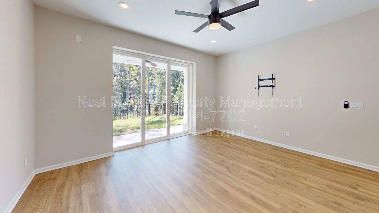 Stunning 3 bedroom, 2 bathroom townhome for rent in Beacon Lake property image