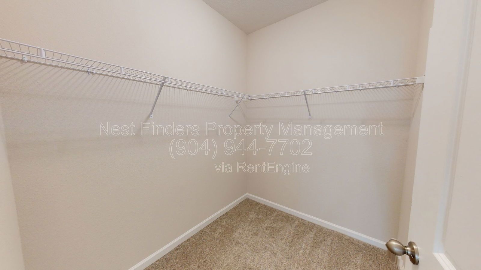 Stunning 3 bedroom, 2 bathroom townhome for rent in Beacon Lake property image