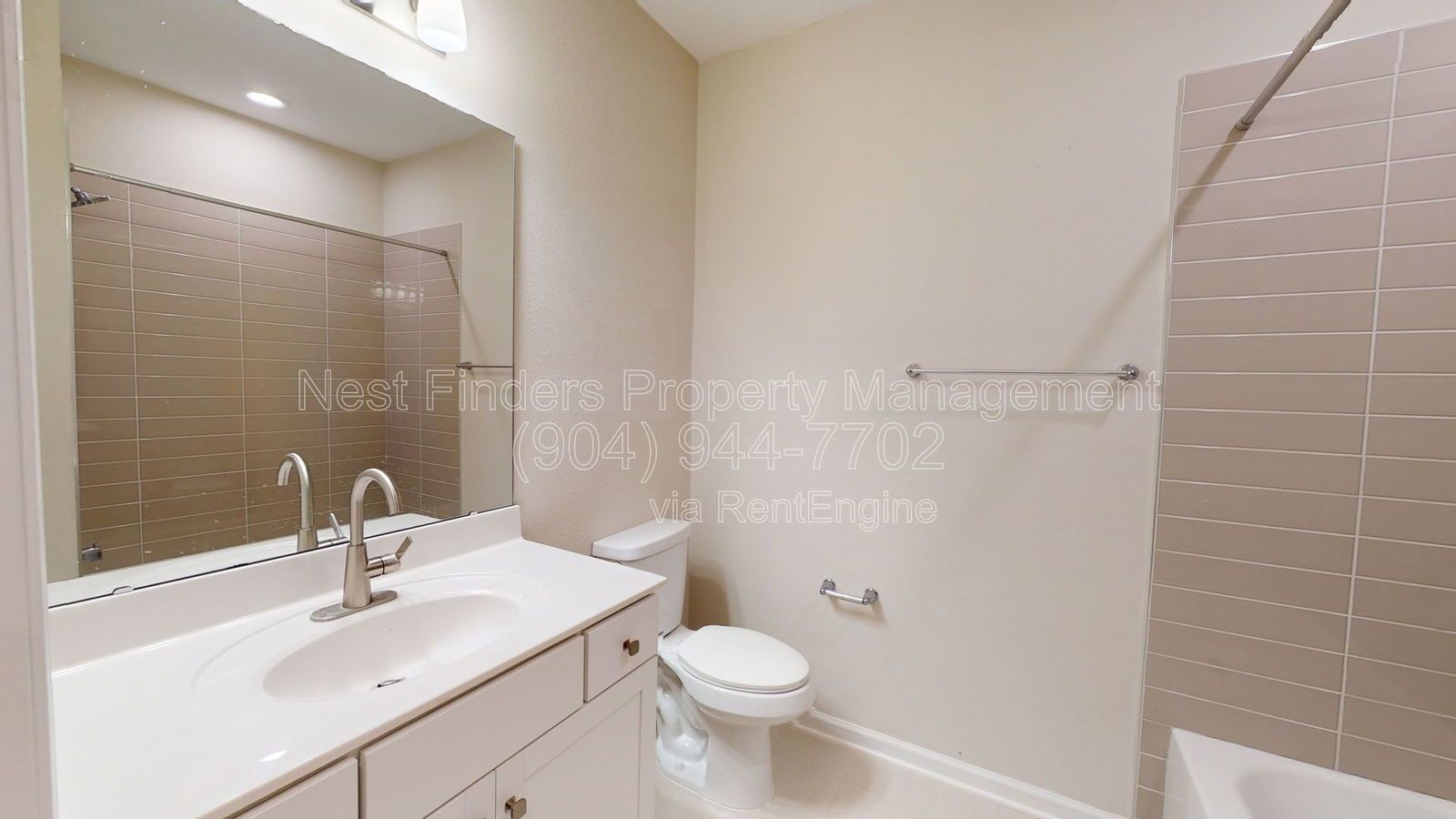 Stunning 3 bedroom, 2 bathroom townhome for rent in Beacon Lake property image