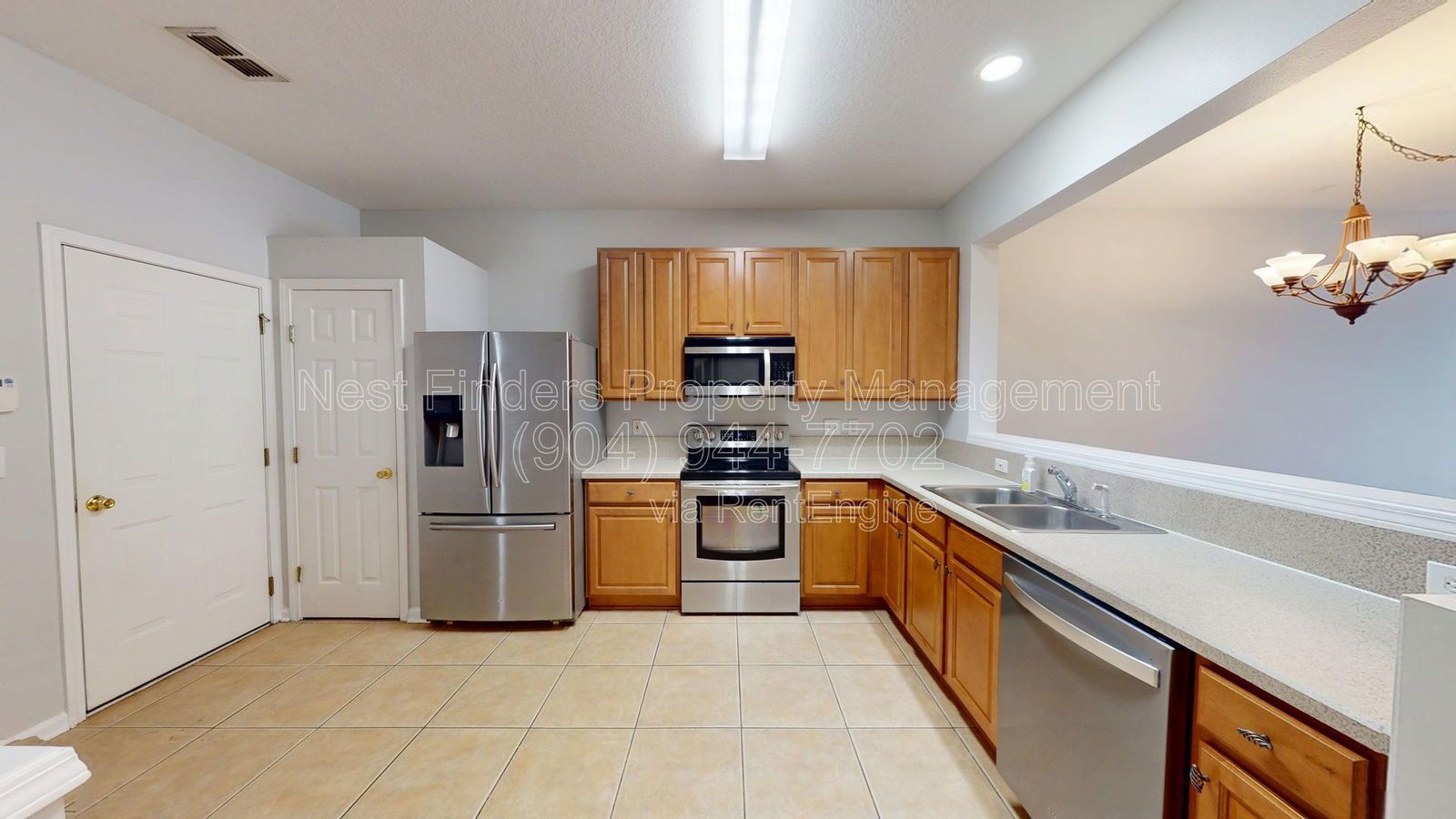 Spacious 3 bedroom townhome in Brightwater available! property image