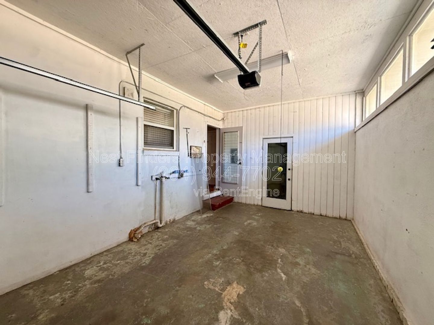 Charming 3-bedroom, 2-bathroom home for rent in the desirable Lakewood area! property image