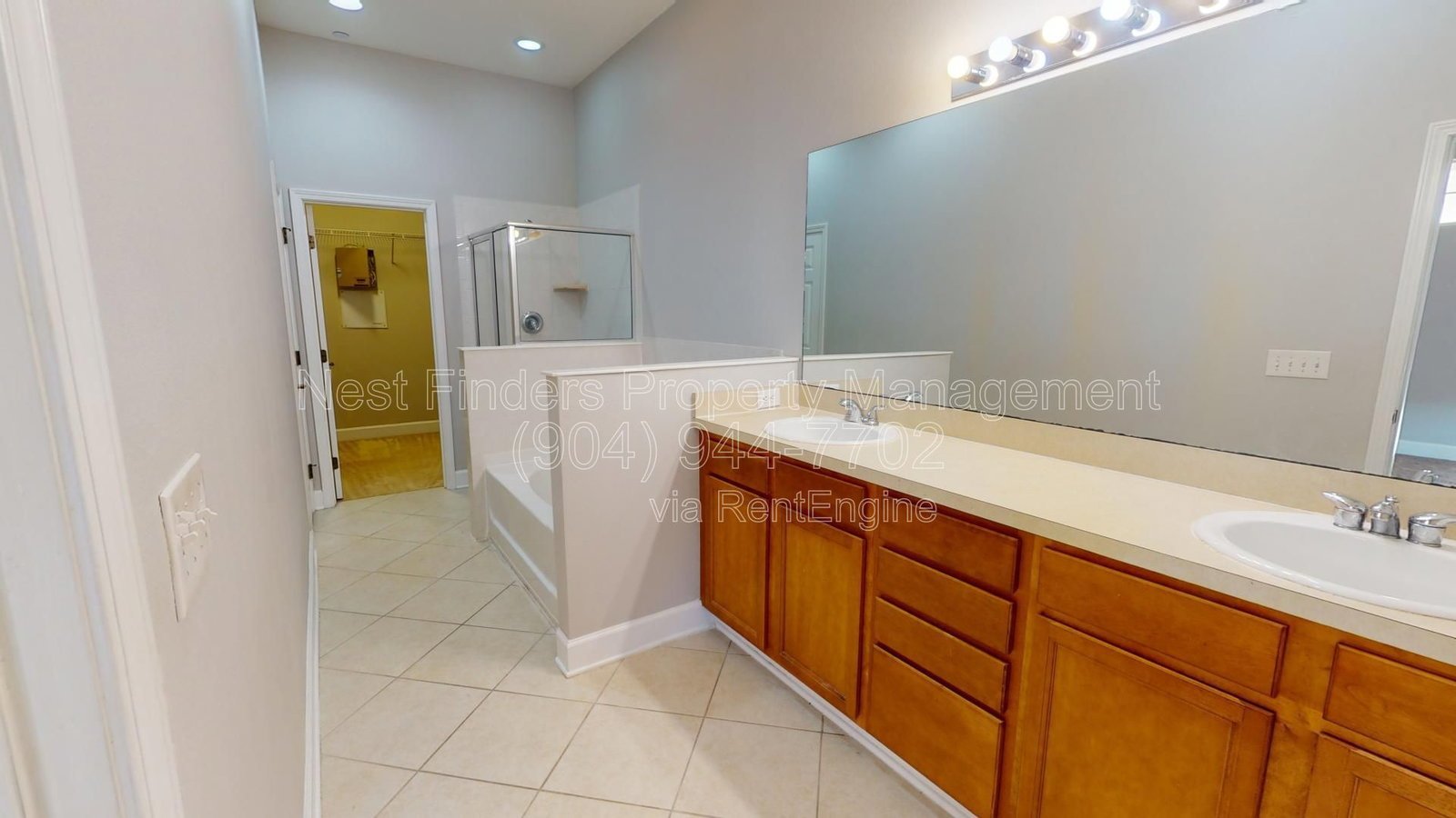 Spacious 3-Bedroom, 3-Bathroom Townhome for Rent in Summerlin! property image