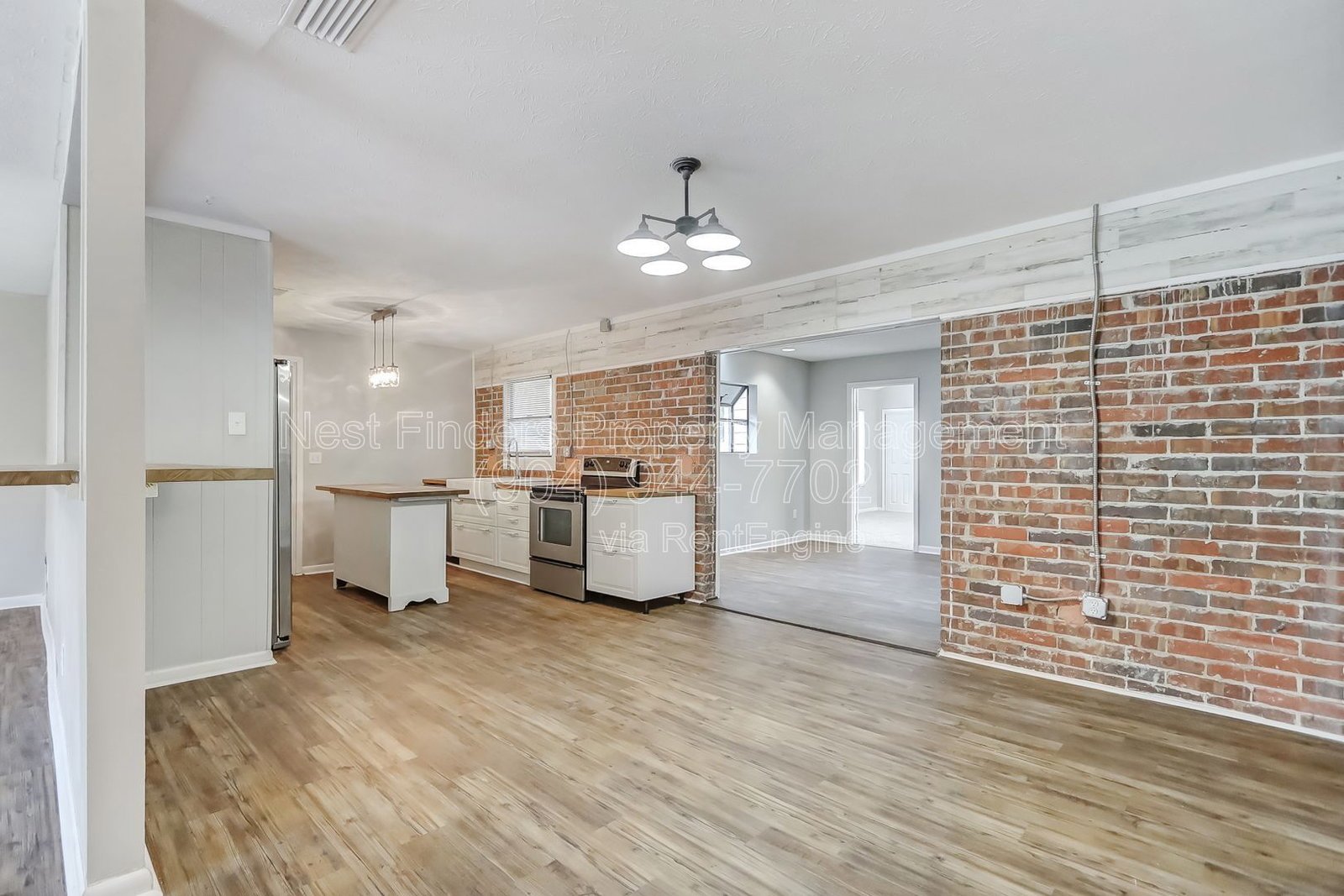 Beautiful 3 bedroom, 2 bathroom home in the heart of Mandarin! property image