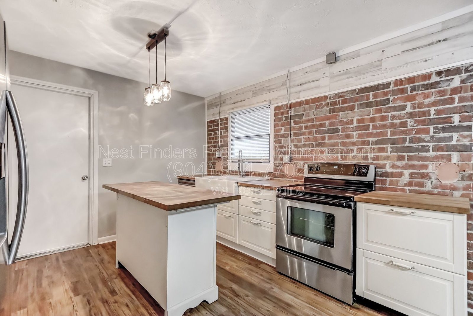 Beautiful 3 bedroom, 2 bathroom home in the heart of Mandarin! property image