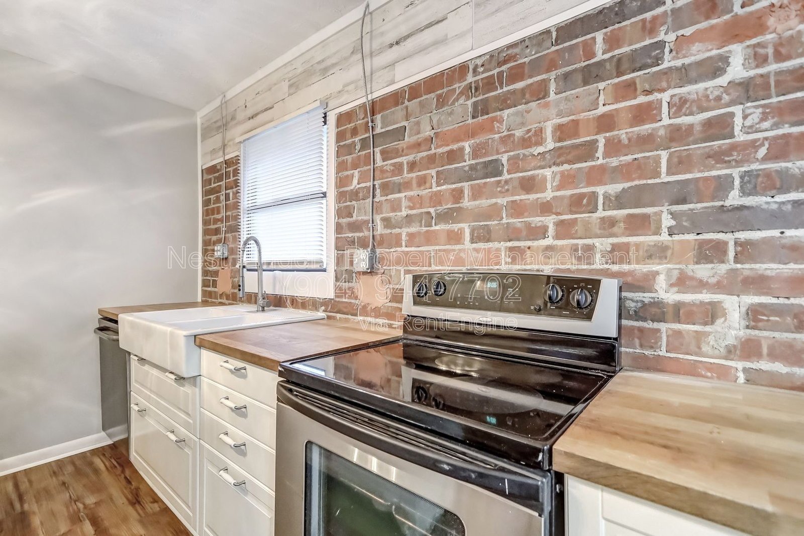 Beautiful 3 bedroom, 2 bathroom home in the heart of Mandarin! property image