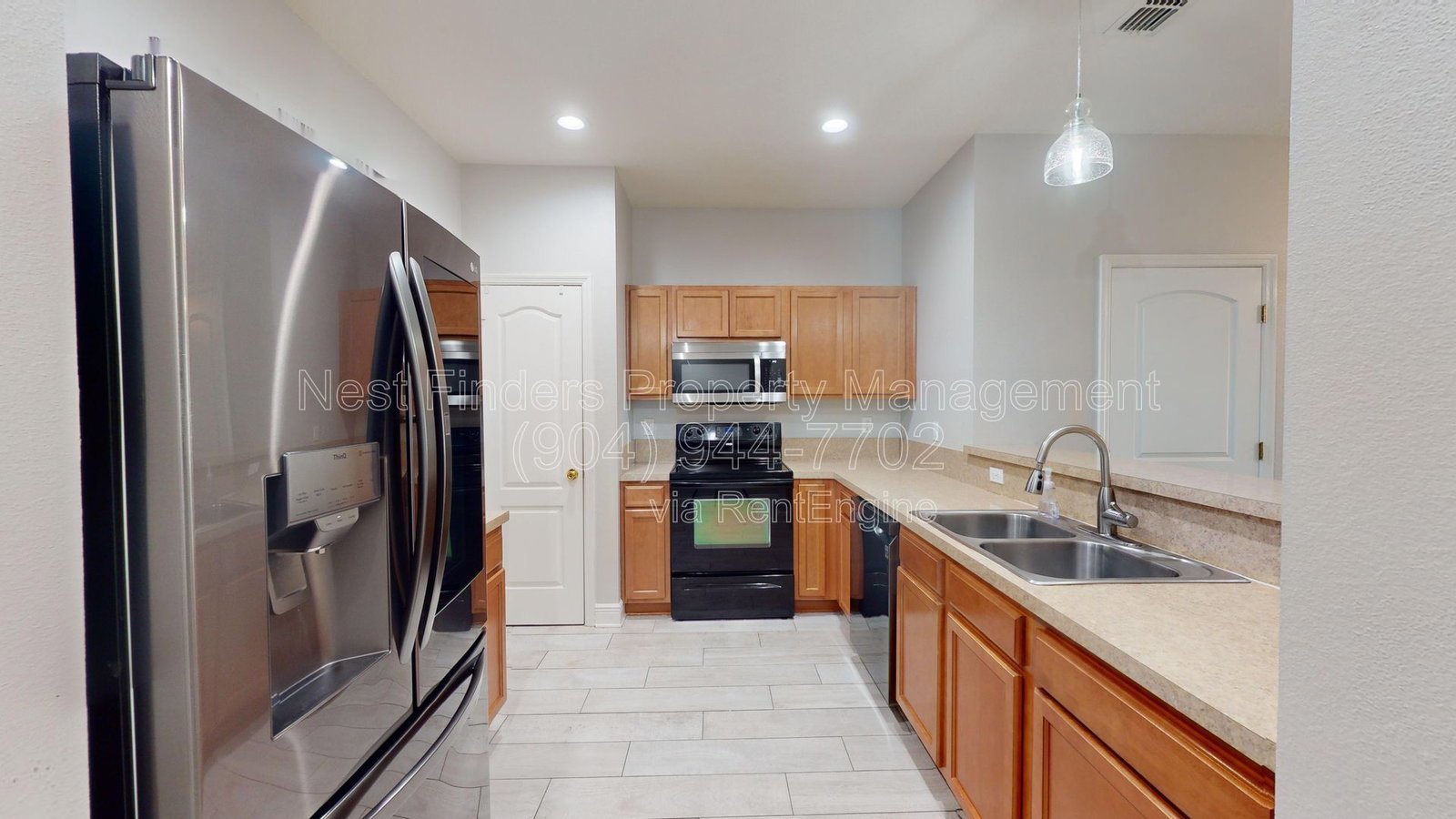 Spacious and well-maintained 3-bedroom, 2.5-bathroom townhome for rent property image