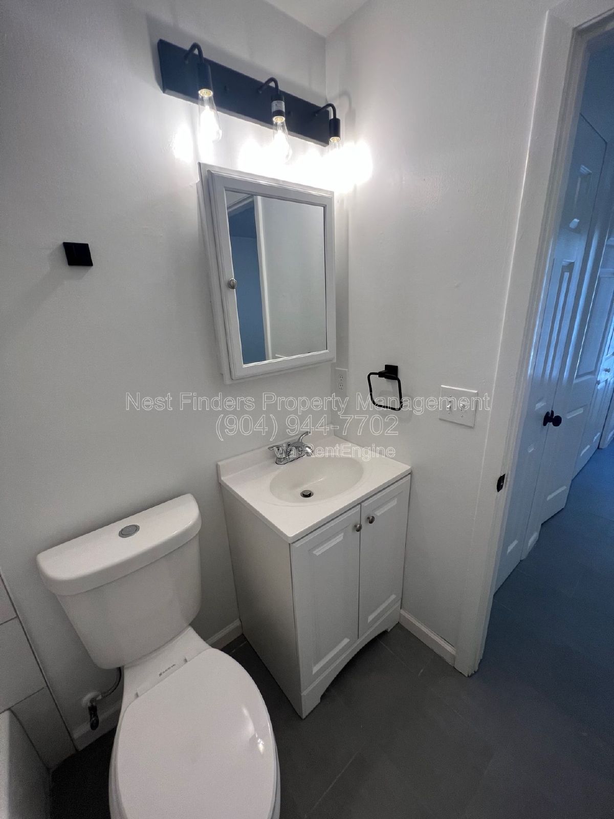 Cute duplex available! property image