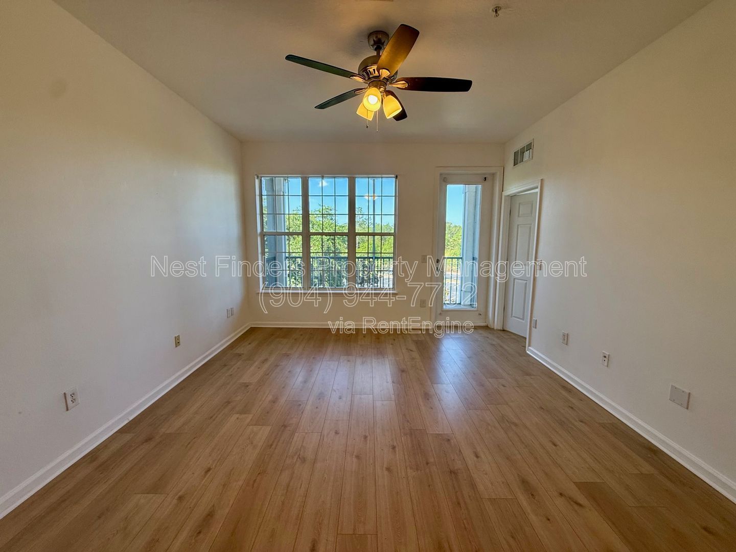 Beautiful 2-bedroom, 2-bathroom condo located in the highly desirable Campfield community. property image