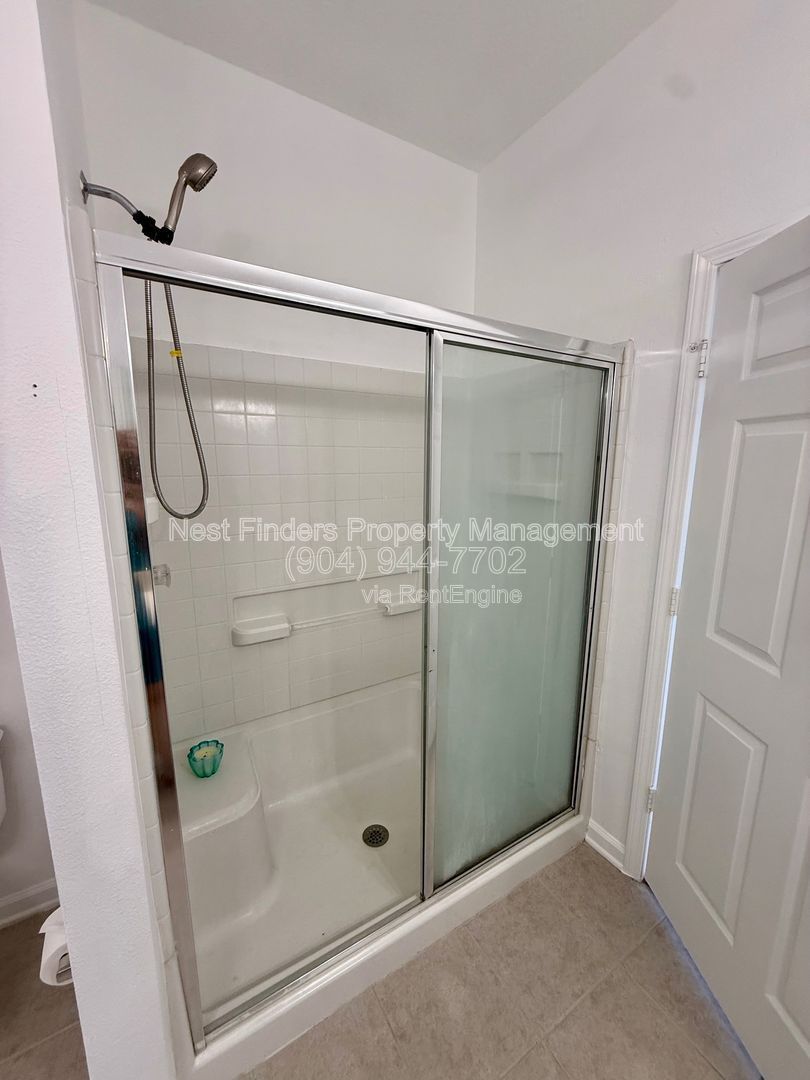 Beautiful 2-bedroom, 2-bathroom condo located in the highly desirable Campfield community. property image