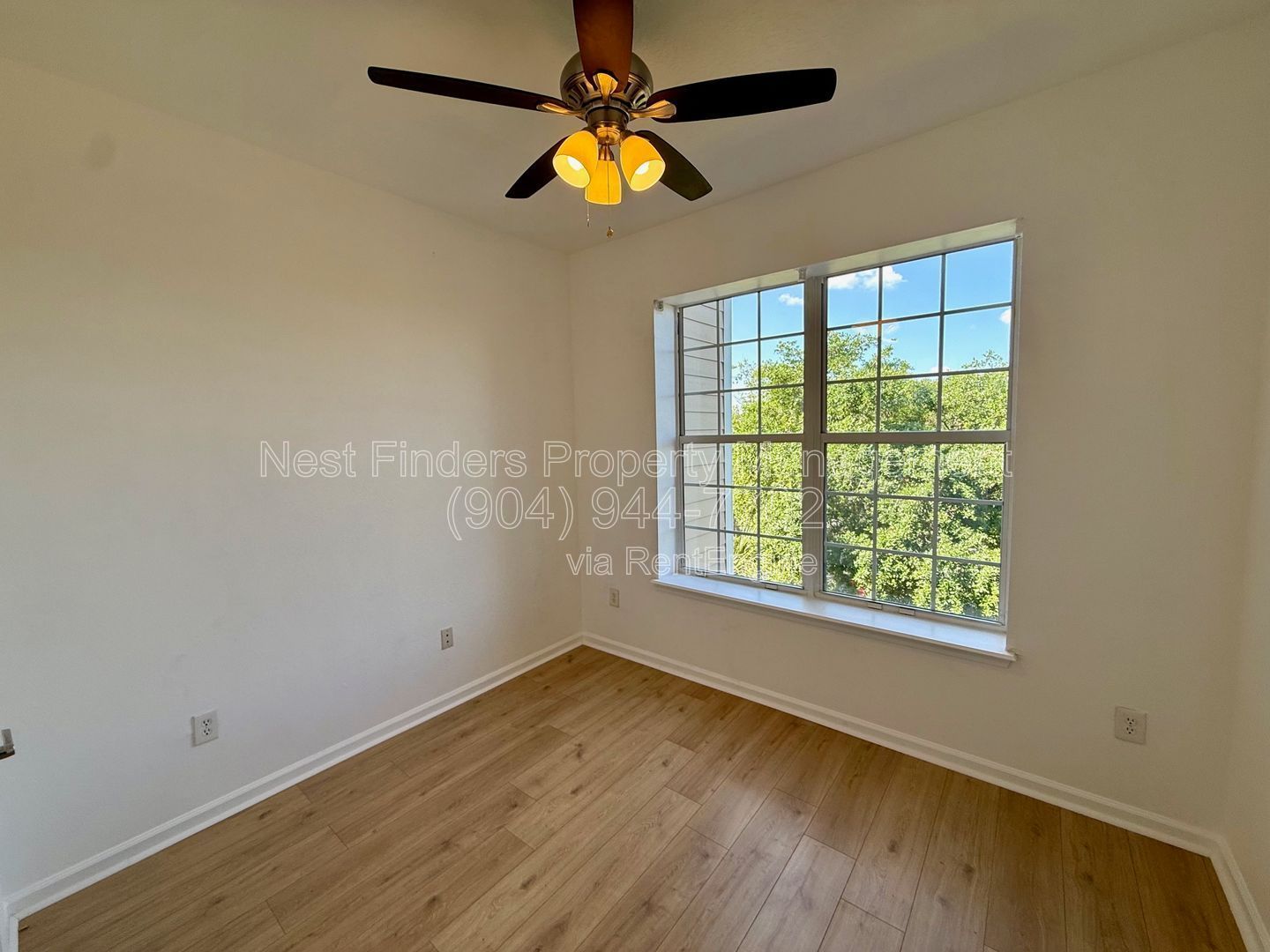 Beautiful 2-bedroom, 2-bathroom condo located in the highly desirable Campfield community. property image