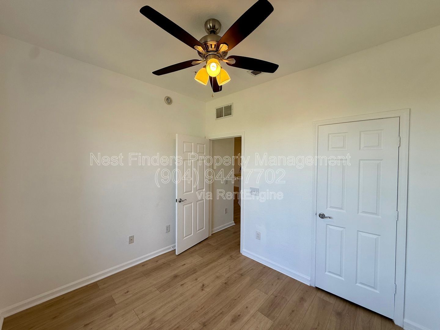 Beautiful 2-bedroom, 2-bathroom condo located in the highly desirable Campfield community. property image