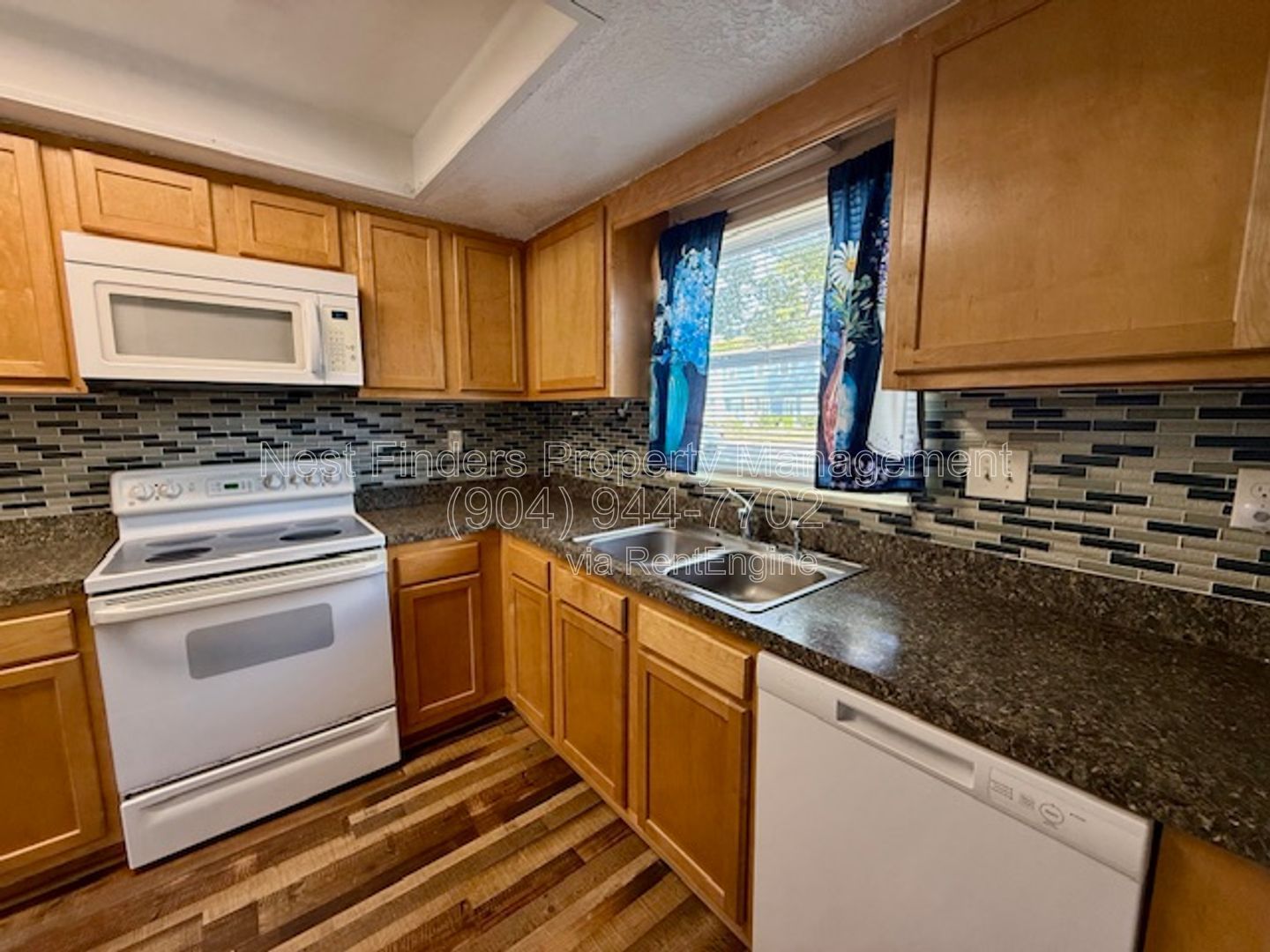 Nice 2-bedroom, 1.5-bathroom townhome for rent in Shadow Wood, offering over 1,100 square feet of living space property image