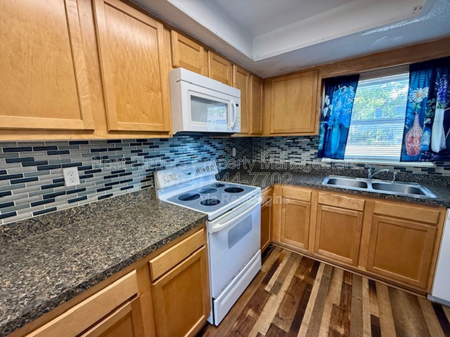 Nice 2-bedroom, 1.5-bathroom townhome for rent in Shadow Wood, offering over 1,100 square feet of living space property image