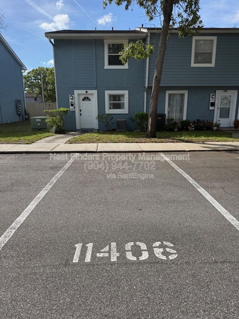 Nice 2-bedroom, 1.5-bathroom townhome for rent in Shadow Wood, offering over 1,100 square feet of living space property image