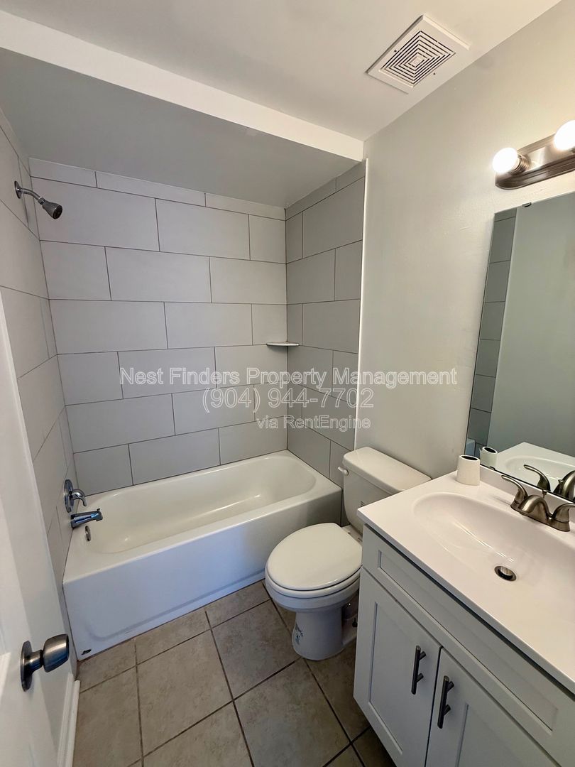 Cute duplex available! property image