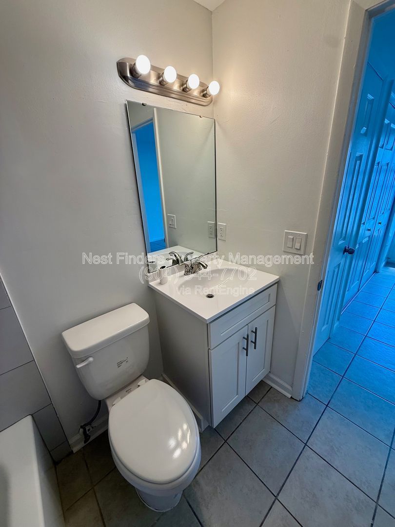 Cute duplex available! property image