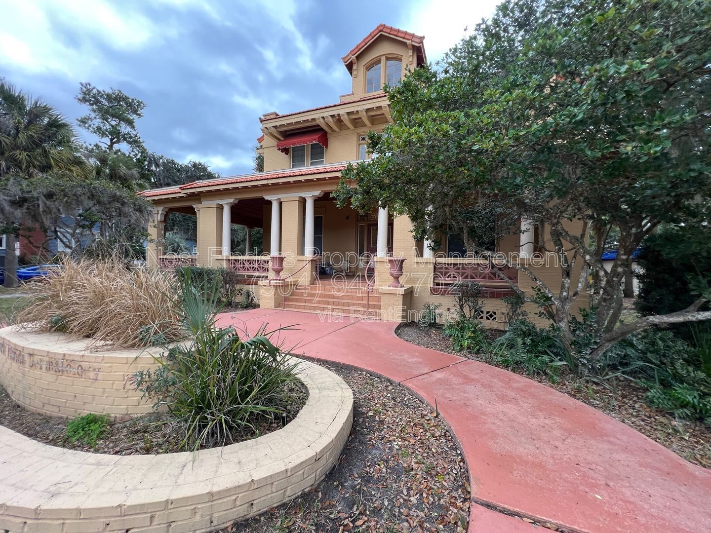 1 bedroom condo for rent near Memorial Park in Riverside! property image