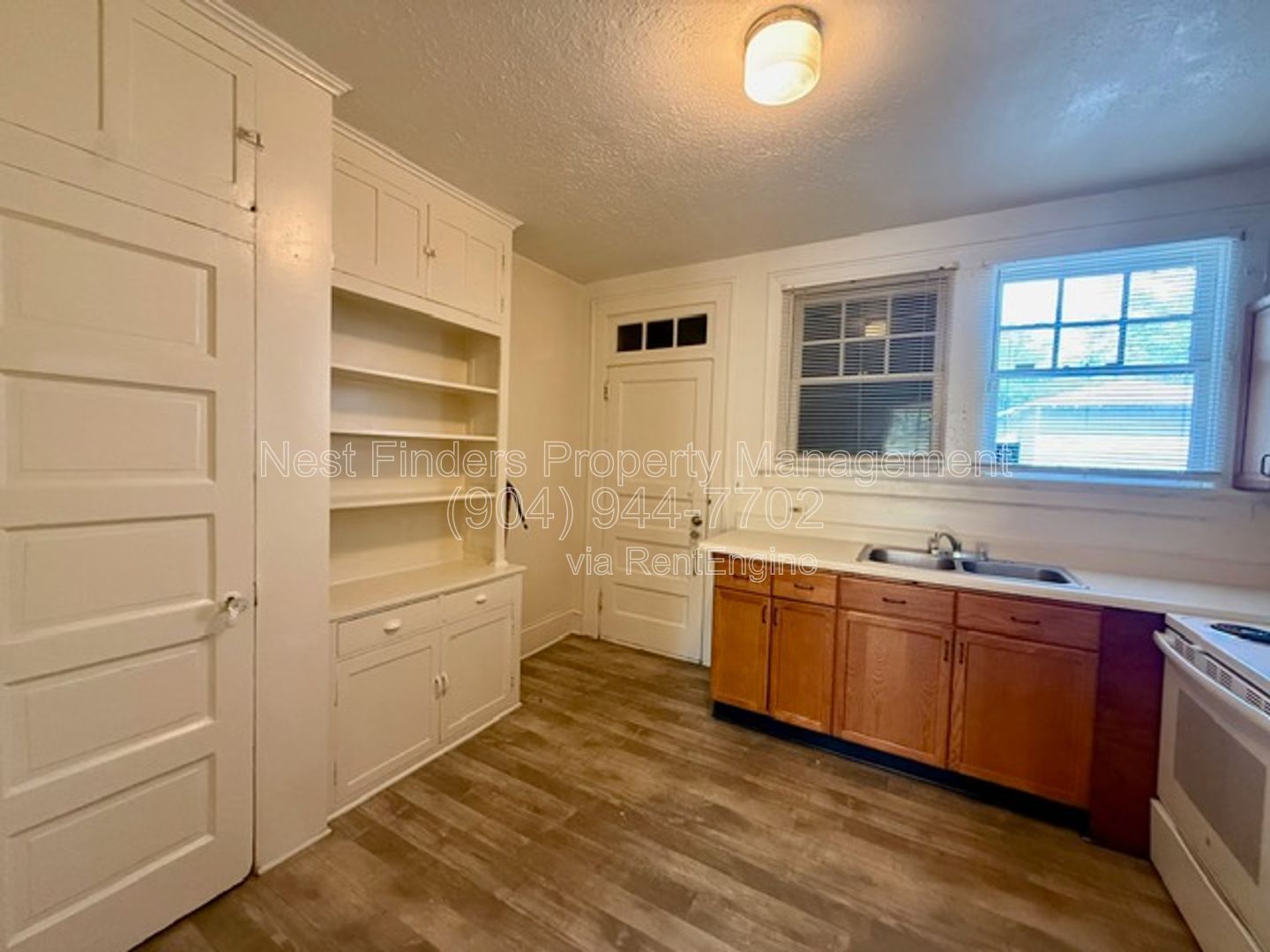 Charming 2-bedroom, 1-bath home located in the highly desirable Riverside neighborhood! property image