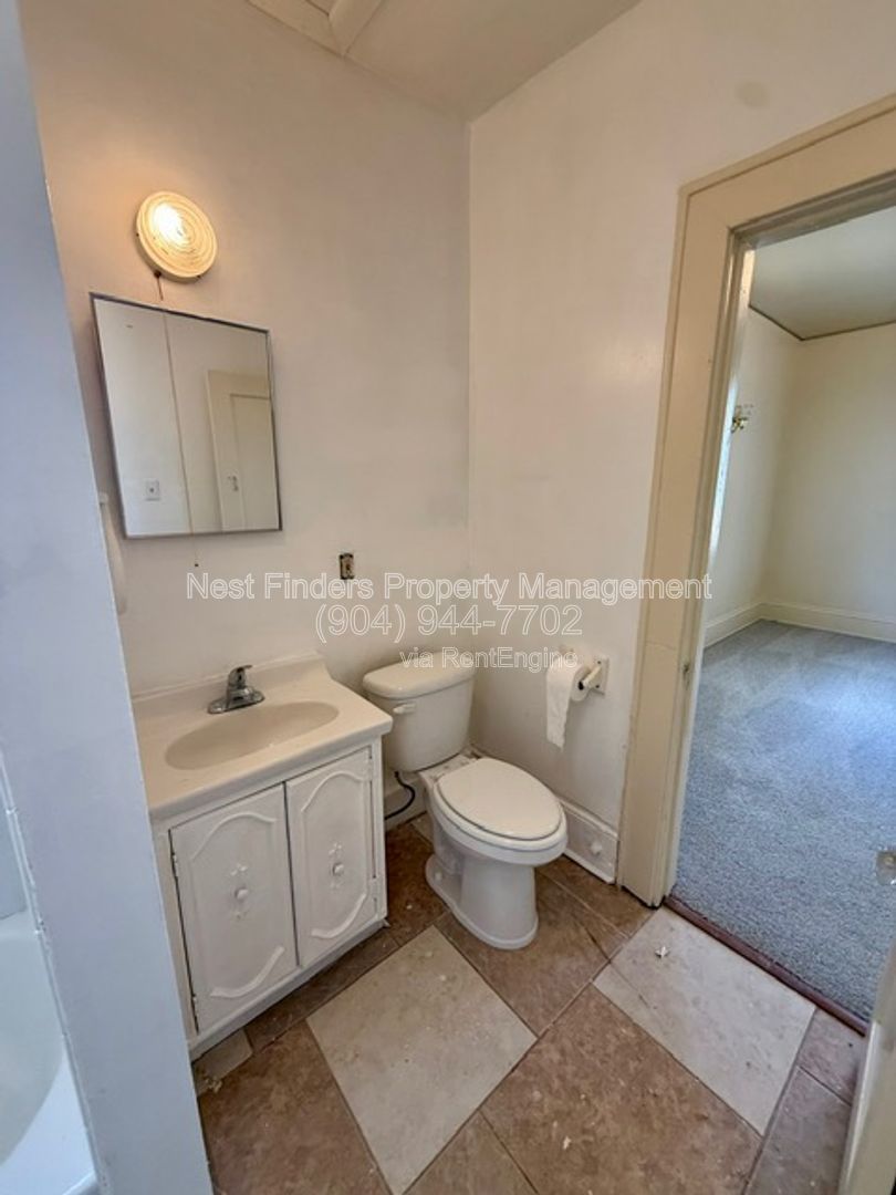 Charming 2-bedroom, 1-bath home located in the highly desirable Riverside neighborhood! property image