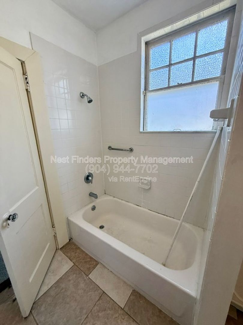 Charming 2-bedroom, 1-bath home located in the highly desirable Riverside neighborhood! property image