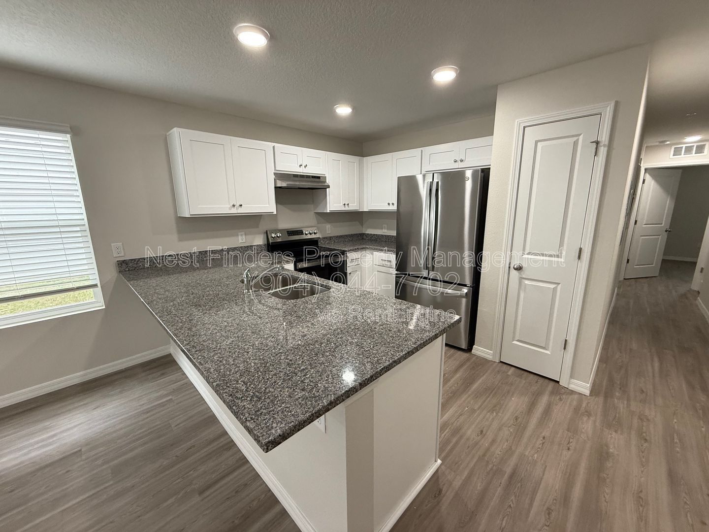 Brand New Condo for Rent in the Heart of Mandarin! property image