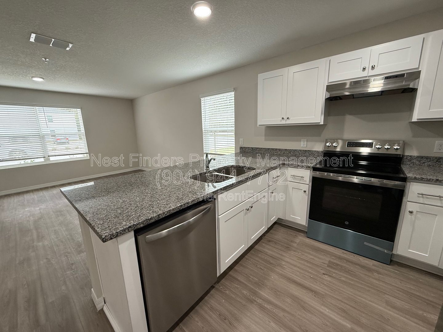 Brand New Condo for Rent in the Heart of Mandarin! property image