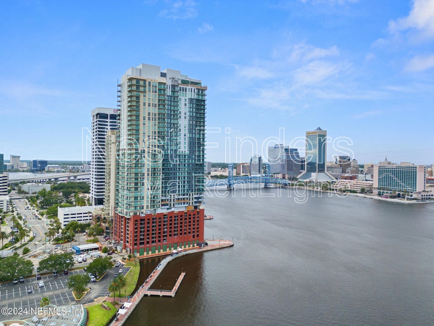 Stunning condo for rent at The Peninsula! property image