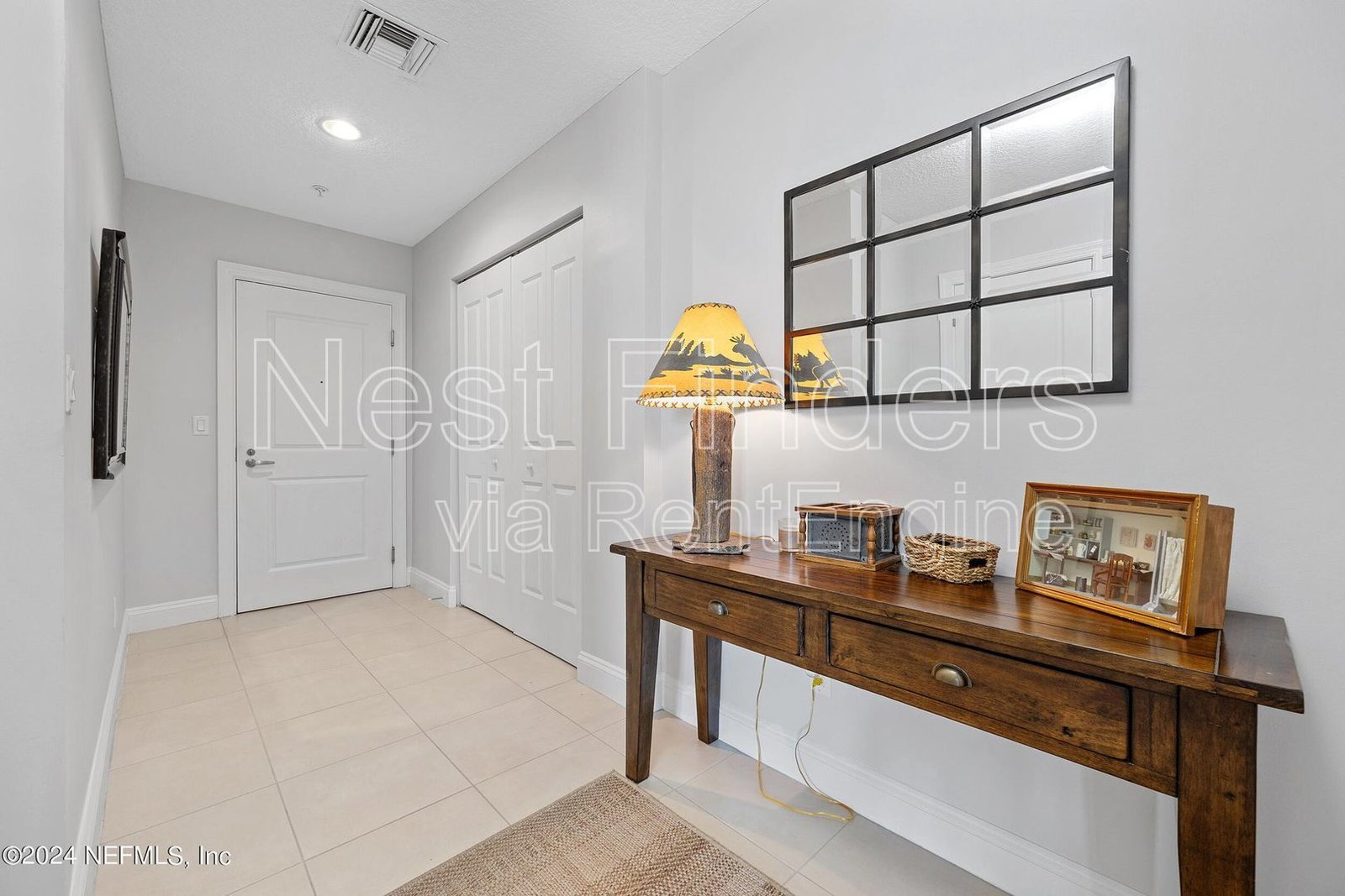 Stunning condo for rent at The Peninsula! property image