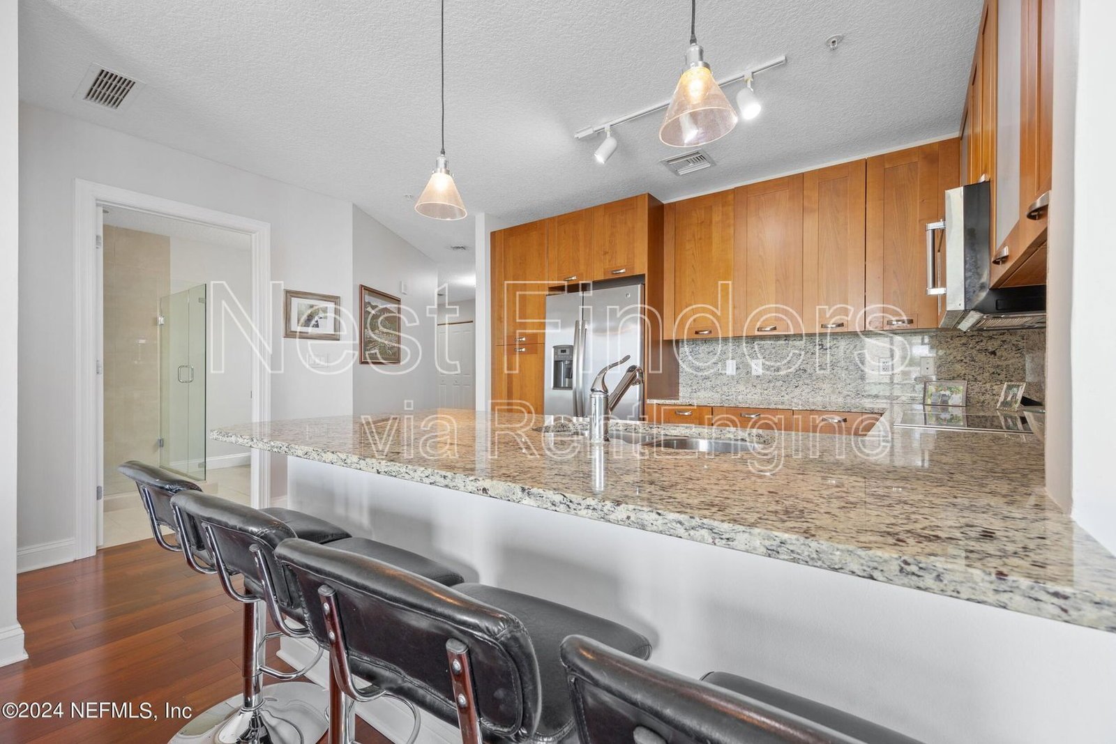 Stunning condo for rent at The Peninsula! property image