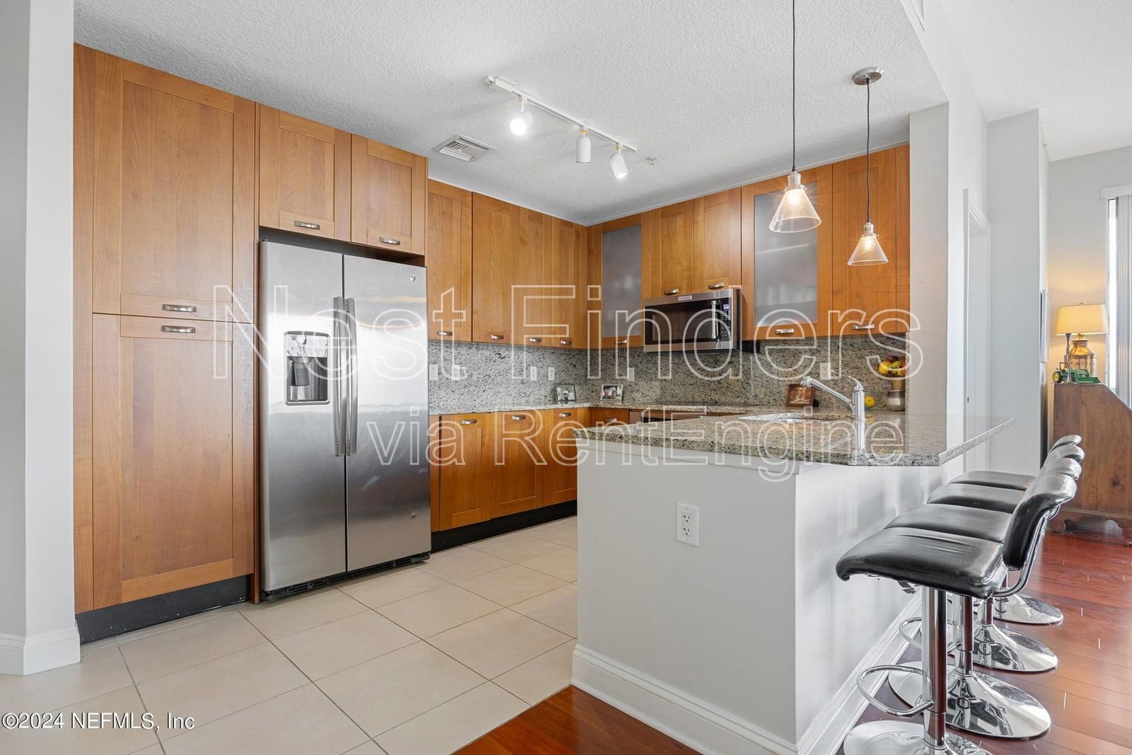 Stunning condo for rent at The Peninsula! property image