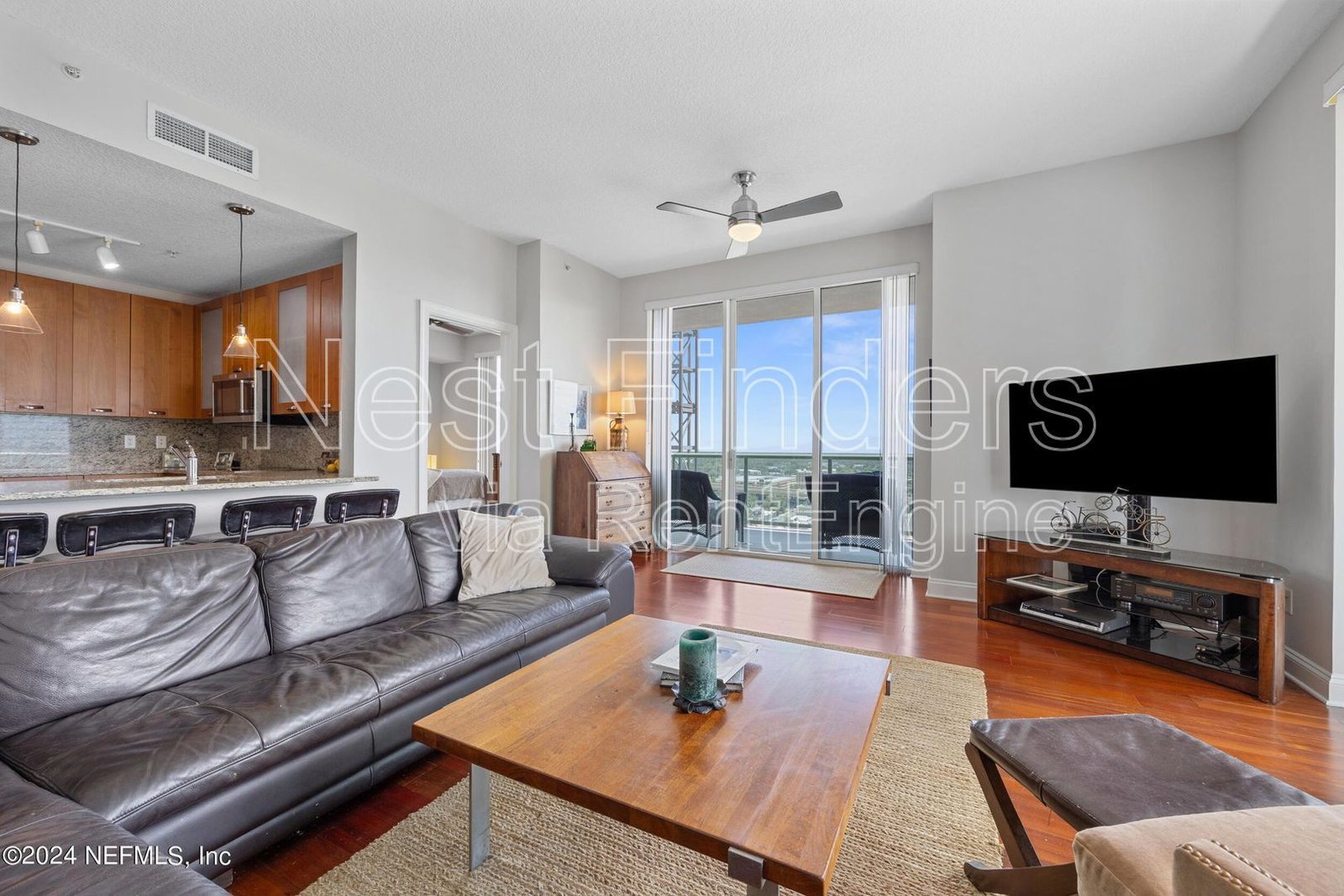 Stunning condo for rent at The Peninsula! property image