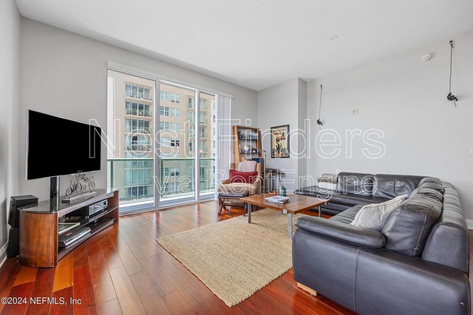 Stunning condo for rent at The Peninsula! property image