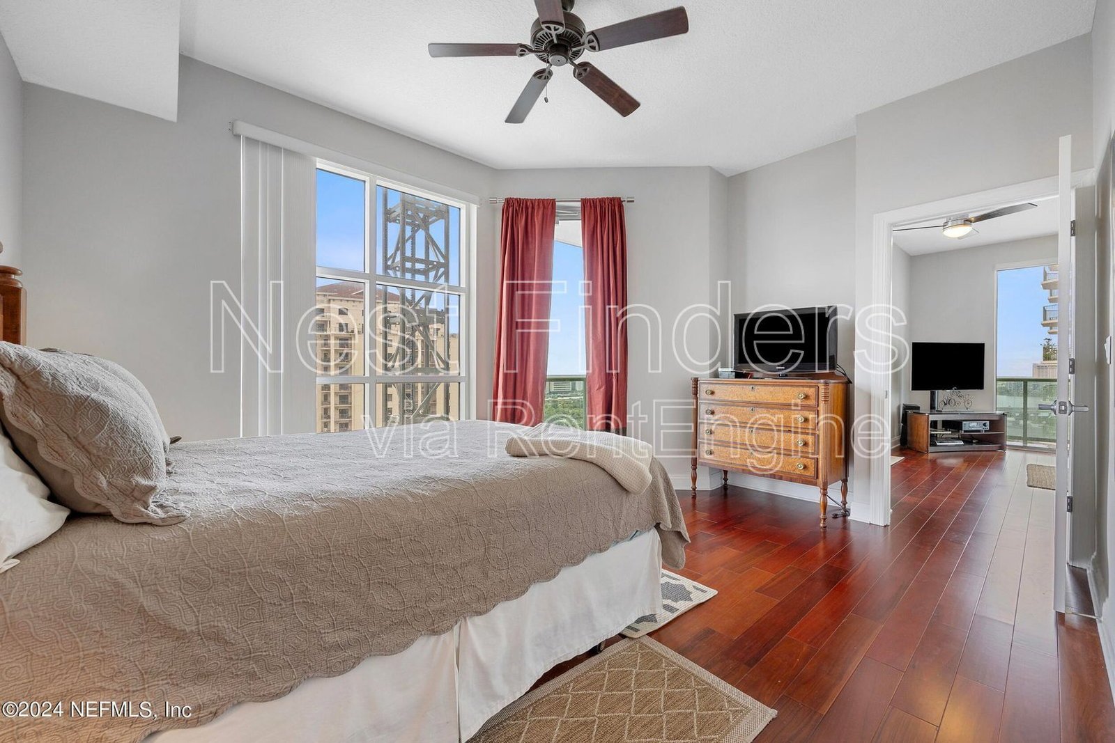 Stunning condo for rent at The Peninsula! property image