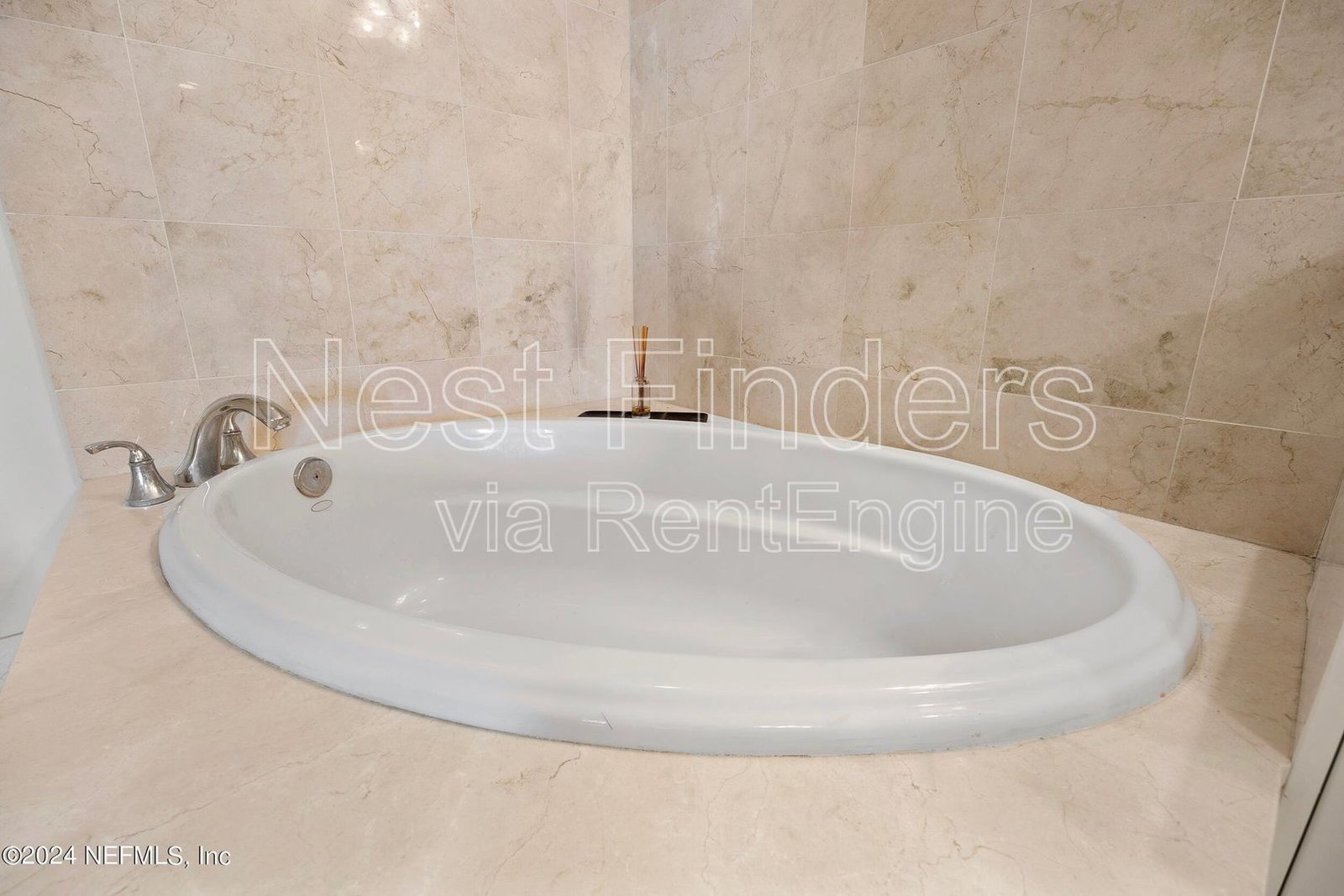 Stunning condo for rent at The Peninsula! property image