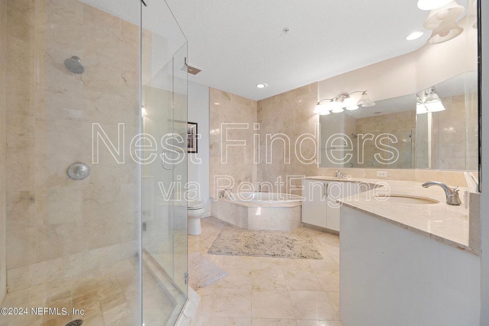 Stunning condo for rent at The Peninsula! property image