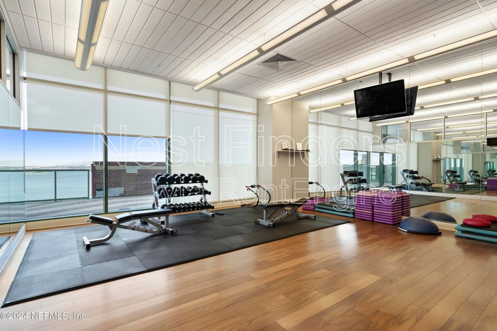 Stunning condo for rent at The Peninsula! property image