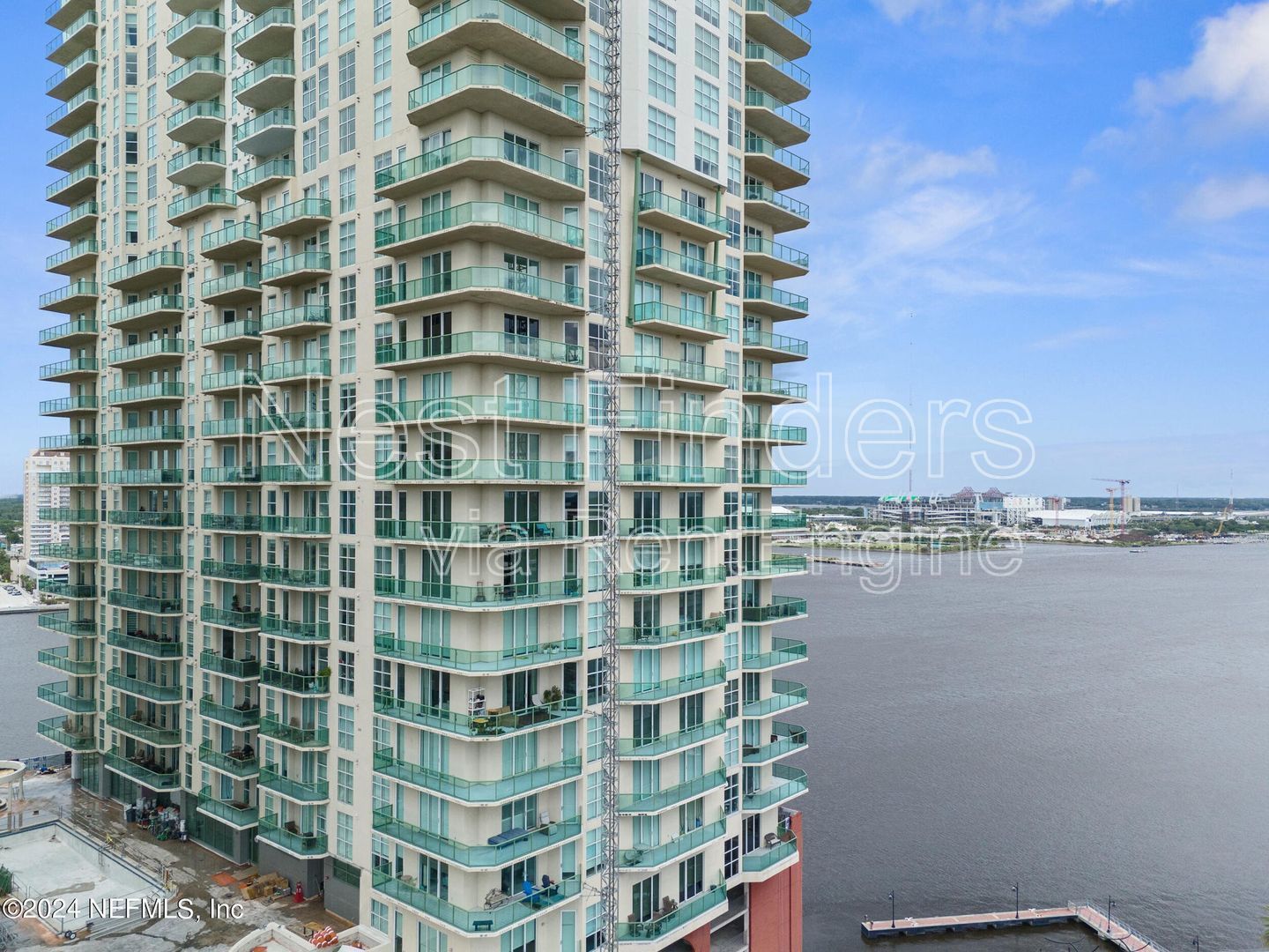 Stunning condo for rent at The Peninsula! property image