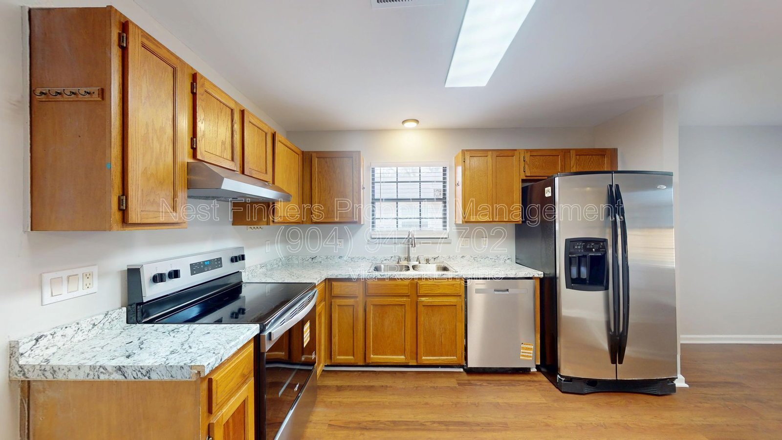 Conveniently located to town and Beaches property image