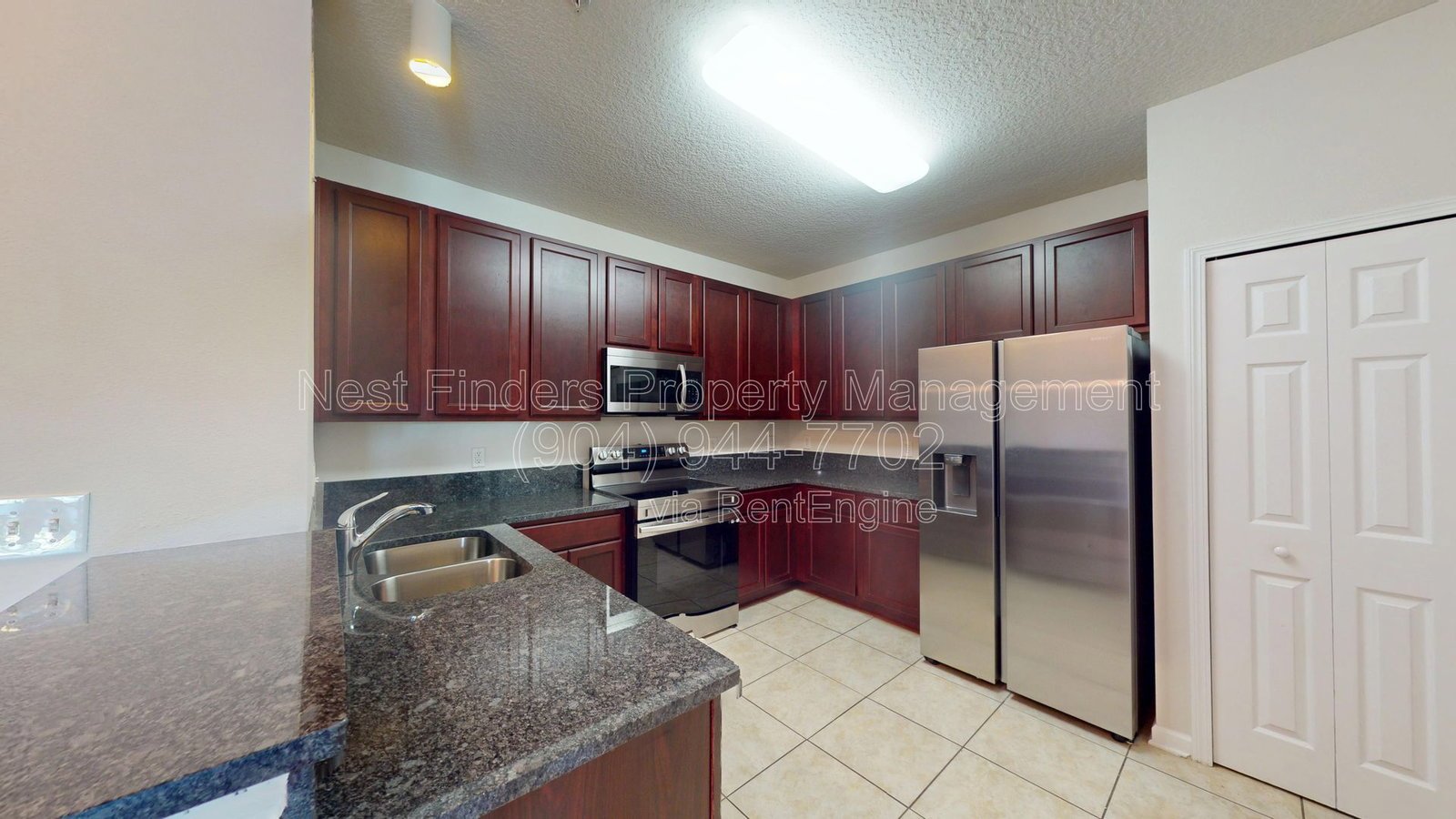 Beautiful and well-maintained condo with a gorgeous view is available now for immediate occupancy! property image