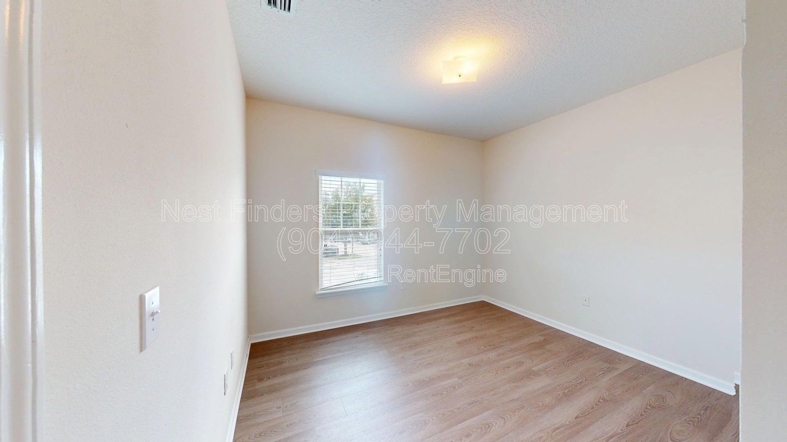 Beautiful and well-maintained condo with a gorgeous view is available now for immediate occupancy! property image