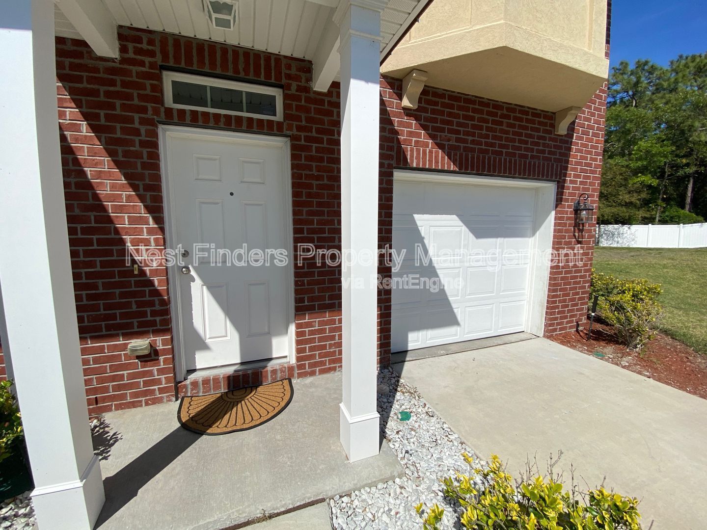 Beautiful 3 bedroom, 2.5 bathroom END unit townhouse for rent in Kendall Pointe! property image