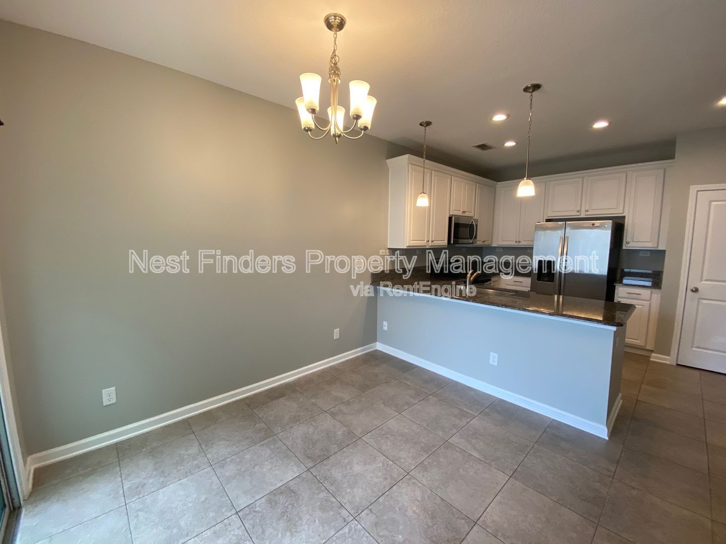 Beautiful 3 bedroom, 2.5 bathroom END unit townhouse for rent in Kendall Pointe! property image