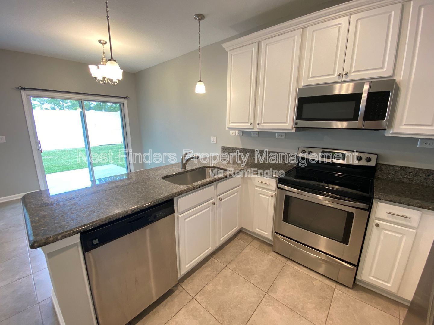Beautiful 3 bedroom, 2.5 bathroom END unit townhouse for rent in Kendall Pointe! property image
