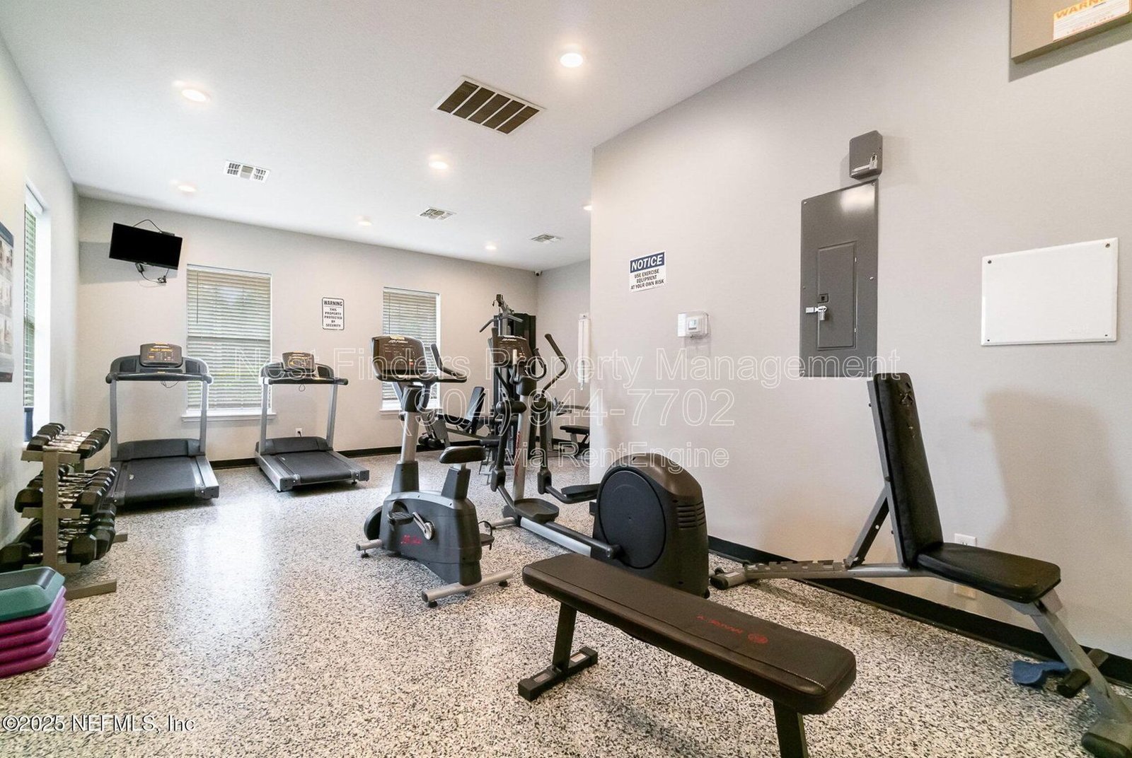 Beautiful 3 bedroom, 2.5 bathroom END unit townhouse for rent in Kendall Pointe! property image