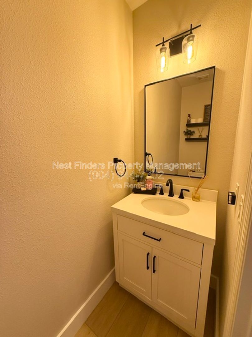 Beautiful Townhome in Bayberry at Bartram Park! property image