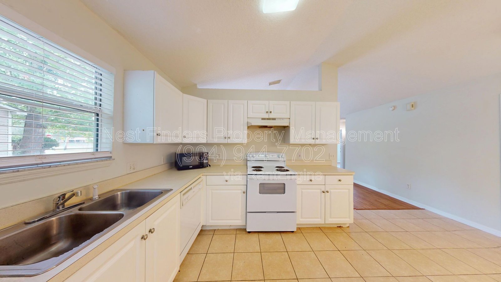 Cute 3 bedroom, 2 bathroom house just minutes away from the historic area of St Augustine! property image
