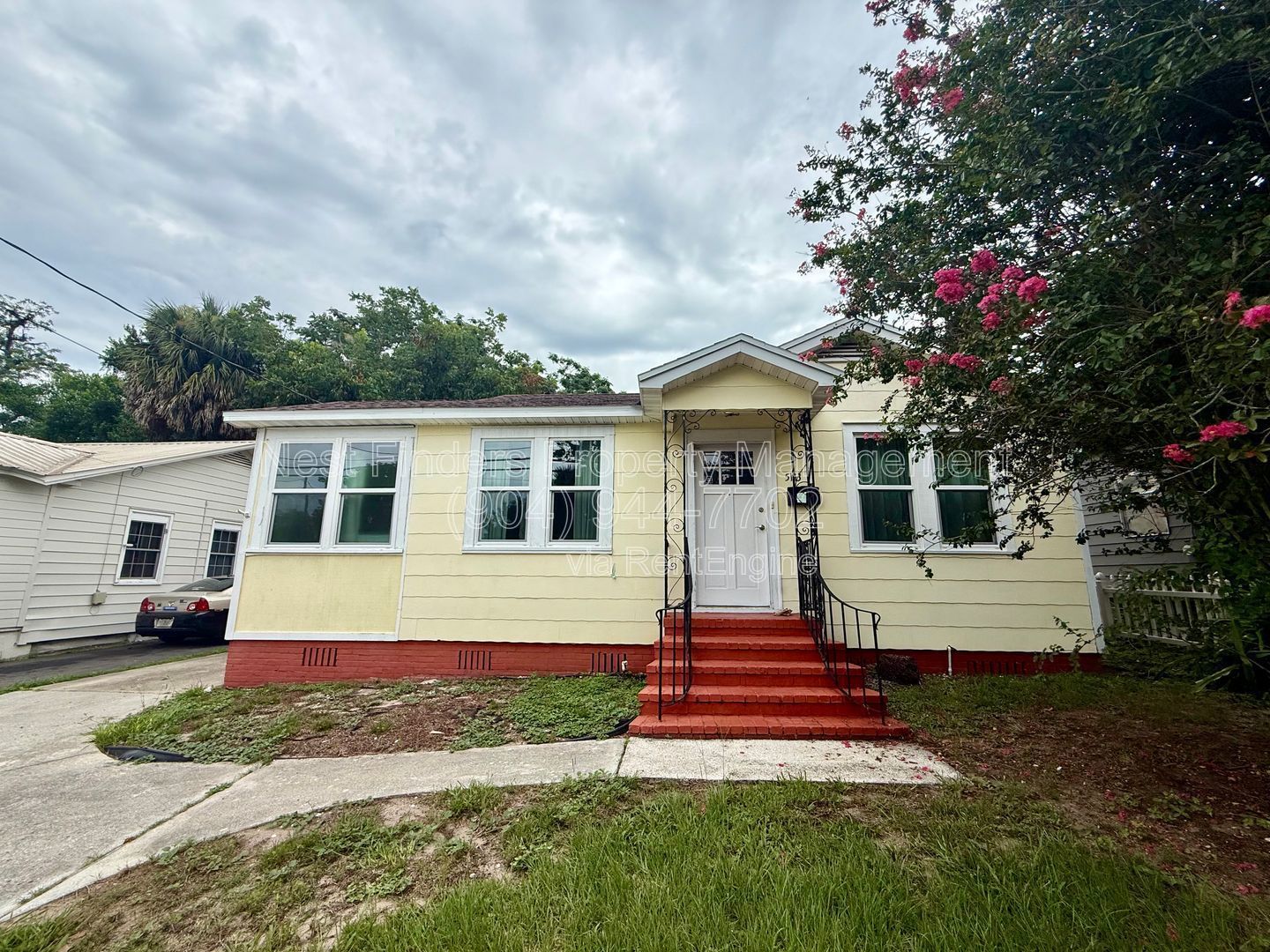 Charming 3-bedroom, 2-bath home located in the heart of Lakeshore! property image
